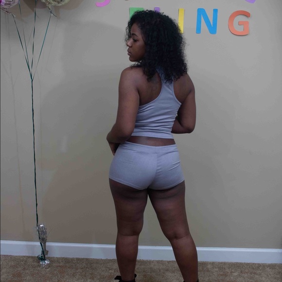 Short Set - Picture 8 of 8